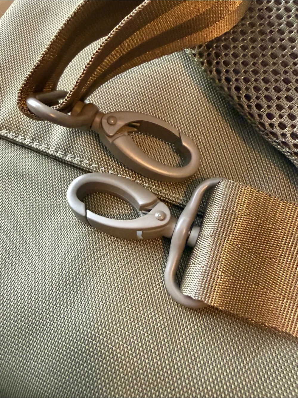 INCASE Olive Green Laptop 13